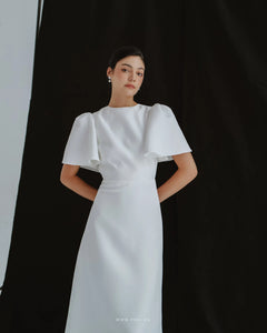 Simple wedding dress with crew neck and puff-flared sleeves - D1683 - POXI