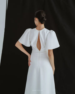 Simple wedding dress with crew neck and puff-flared sleeves - D1683 - POXI